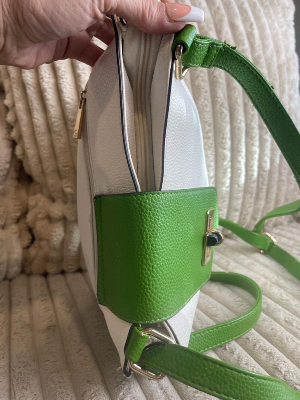 Chelsea & Violet Blush White Pebbled Leather Shoulder Bag with Green Flap - Picture 5 of 7